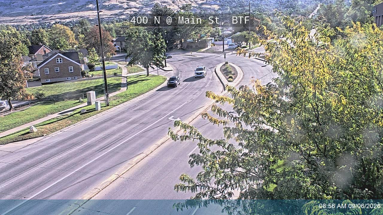 400 N / SR-106 @ Main St, BTF live camera view