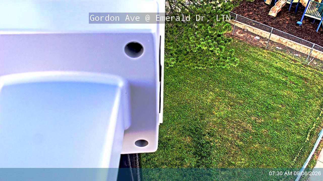 Gordon Ave @ Emerald Ln, LTN live camera view