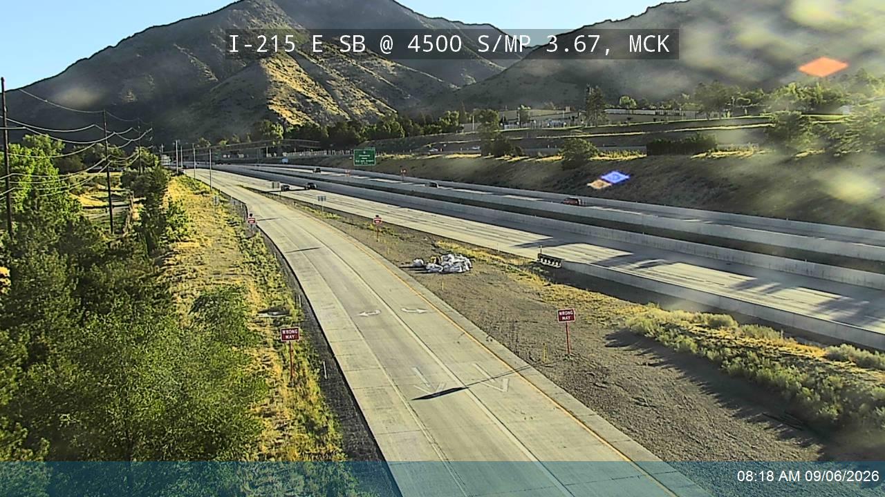 I-215 E SB @ 4500 S / SR-266 / MP 3.67, MCK live camera view