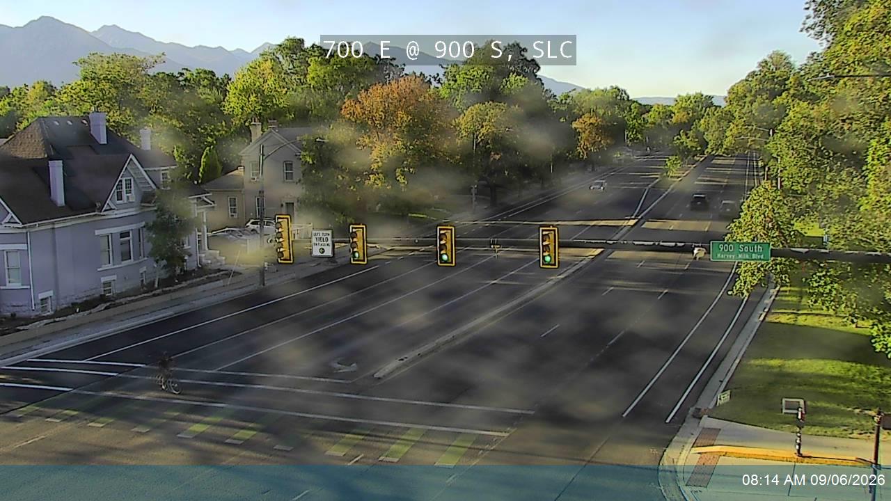 700 E / SR-71 @ 900 S, SLC live camera view