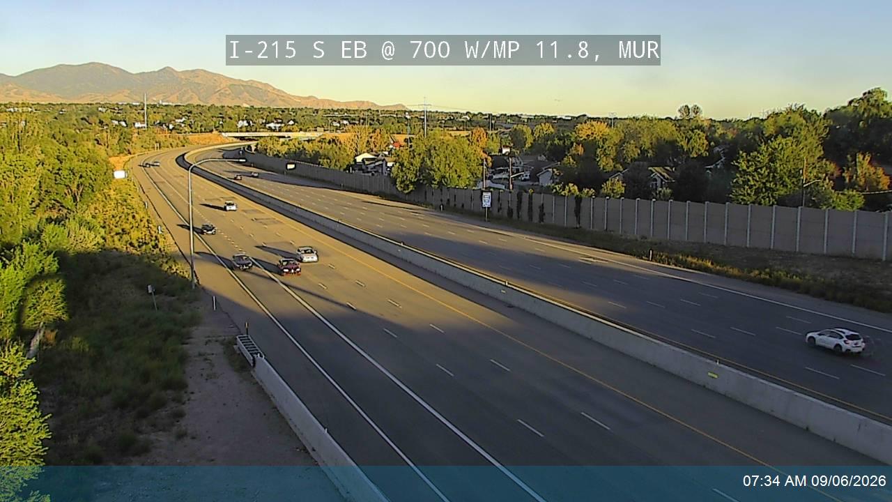 I-215 S EB @ 700 W / MP 11.8, MUR live camera view