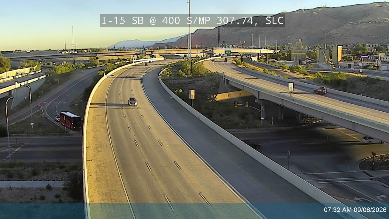 I-15 SB @ 400 S / MP 307.74, SLC live camera view