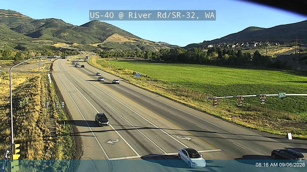 US-40 @ River Rd / SR-32 / MP 13.7, WA live camera view
