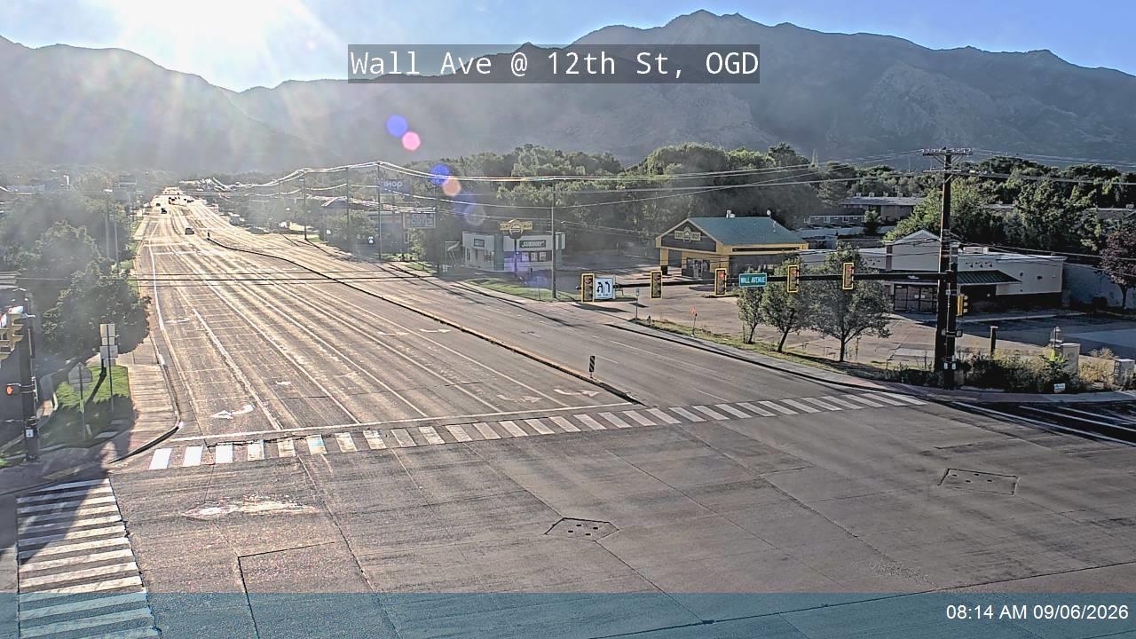 Wall Ave / SR-204 @ 12th St / SR-39, OGD live camera view