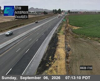 I-215 : (250) 0.7 Miles North of SR-74 East live camera view