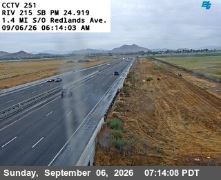 I-215 : (251) Southbound San Jacinto live camera view