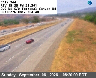 I-15 : (344) 0.9 Miles South of Temescal Canyon Road live camera view