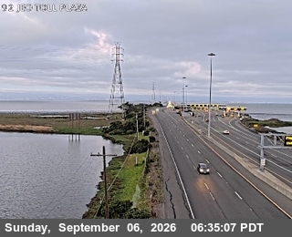 SR-92 : Just East Of San Mateo Bridge Toll Plaza live camera view
