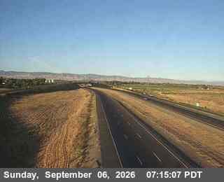 10 - NB I-5 North of Tracy 11th St live camera view