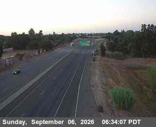 22 - SB SR-99 N/O Golden Gate Ave live camera view