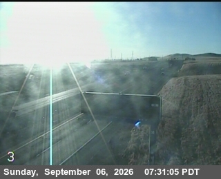 53 - EB SR-152 San Luis Res live camera view