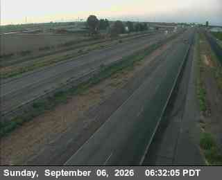 59 - SB I-5 S/O Peltier Road live camera view