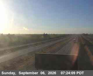 69 - SB SR-99 S/O Mariposa Creek live camera view
