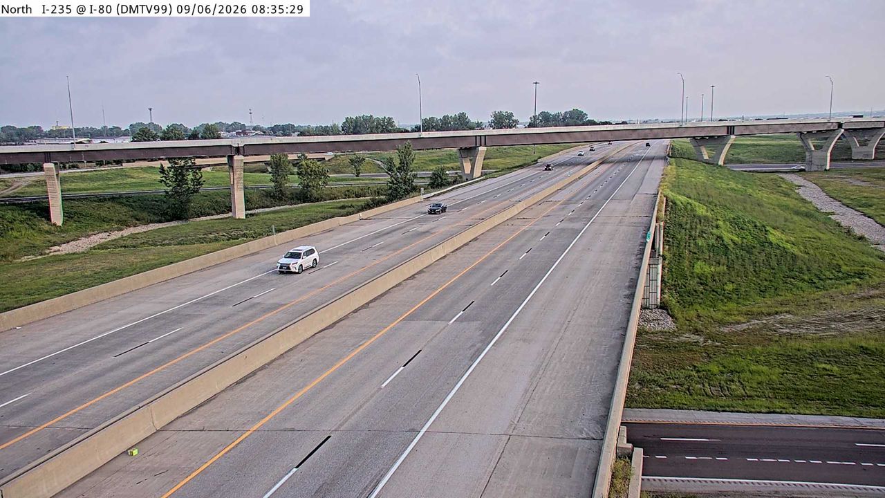 I-235 @ MM 14.2 (I-80 East Mix) live camera view