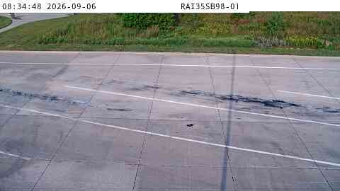 Rest Area: I-35 SB MM 98 near Elkhart live camera view