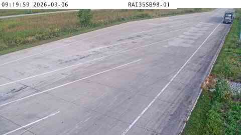 Rest Area: I-35 SB MM 98 near Elkhart live camera view