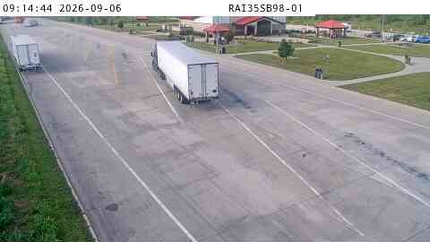 Rest Area: I-35 SB MM 98 near Elkhart live camera view