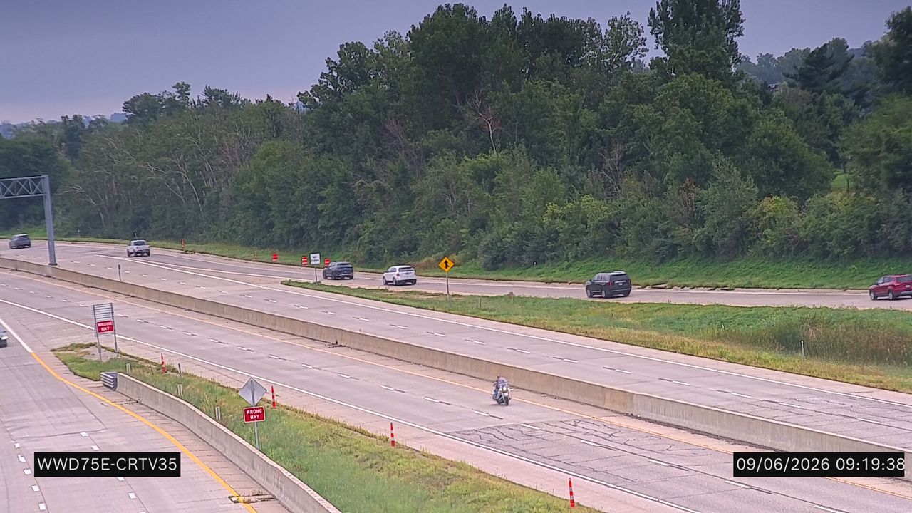 IA 100 @ MM 7.6 (Edgewood EB Ramp) live camera view