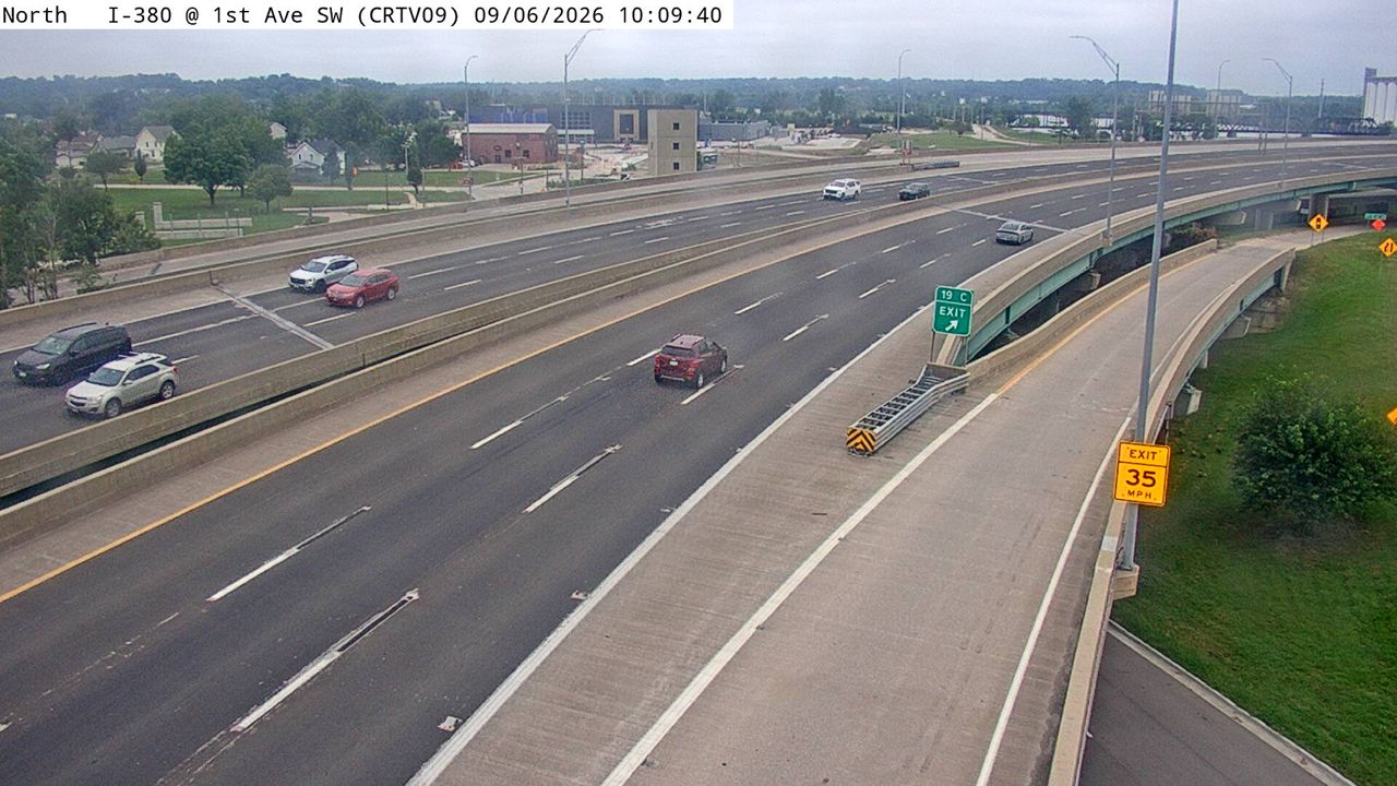 I-380 @ MM 19.8 (1st Ave SW) live camera view