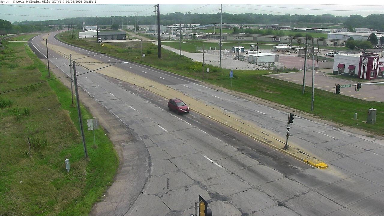 S Lewis @ Singing Hills Blvd (21) live camera view