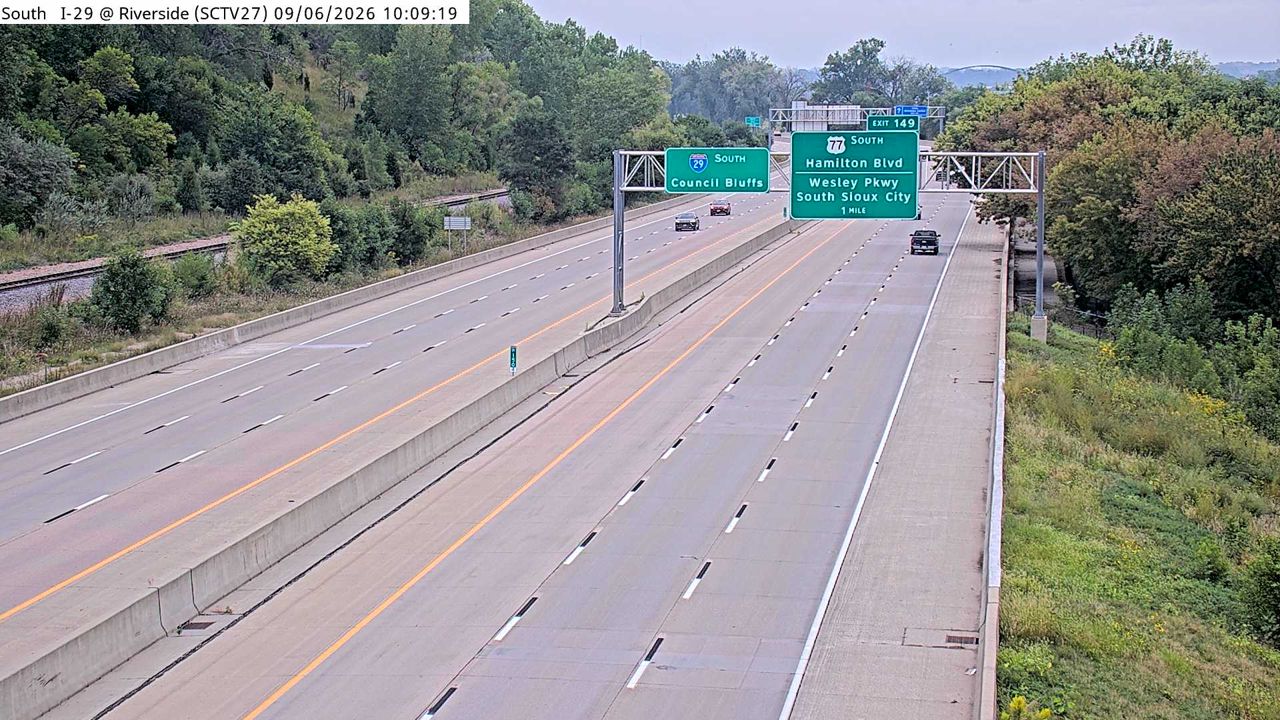 I-29 @ MM 150.5 (S Riverside Blvd) live camera view
