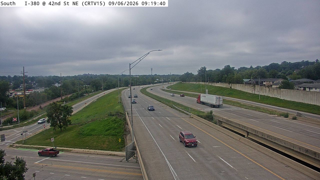 I-380 @ MM 23.4 (42nd St NE) live camera view