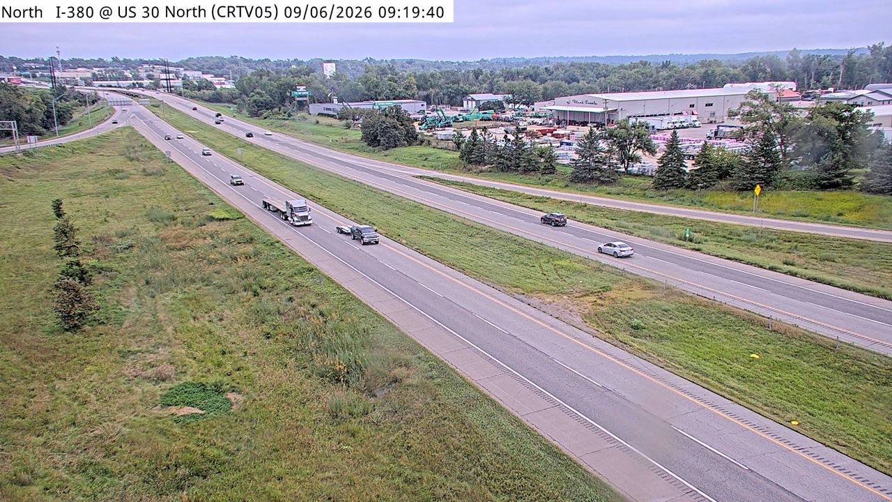 I-380 @ MM 16.5 (US 30E Flyover) live camera view