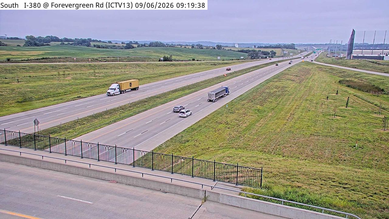 I-380 @ MM 2 (Forevergreen Rd) live camera view