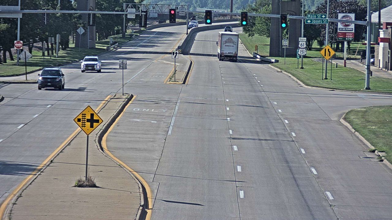 US 61 @ MM 190.3 (Locust Conn - South) live camera view