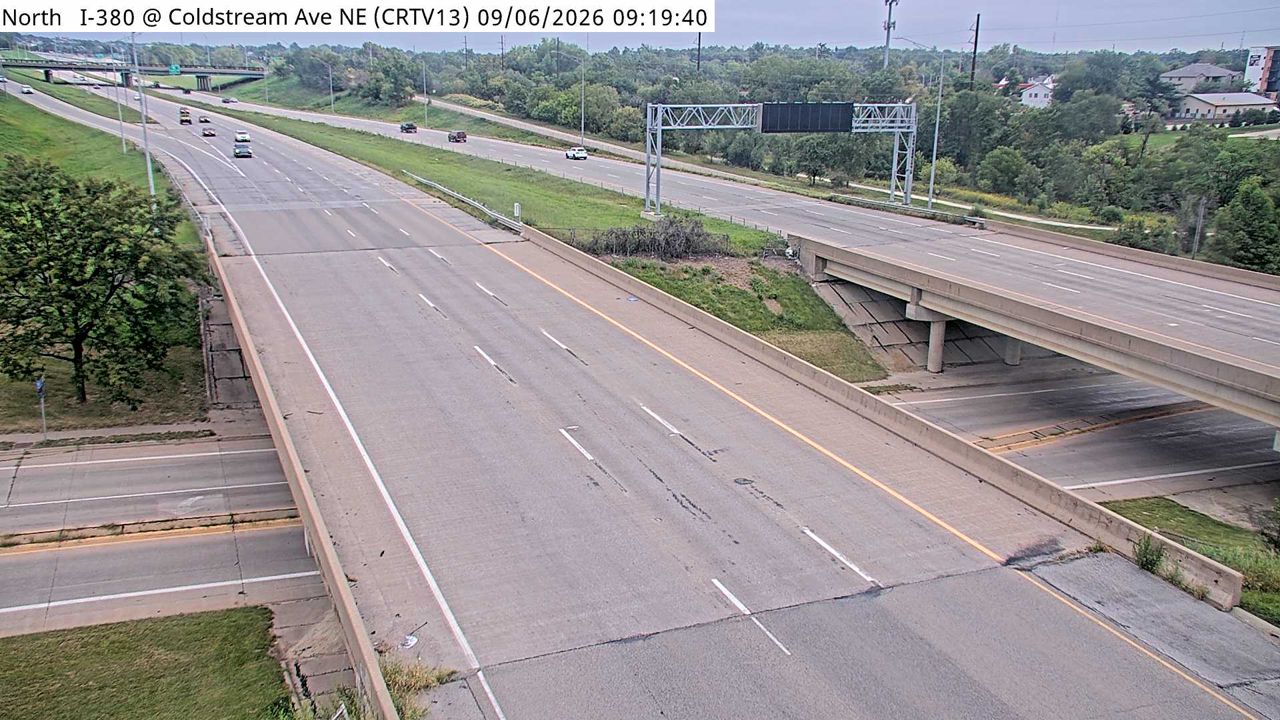 I-380 @ MM 22.3 (Coldstream Ave NE) live camera view