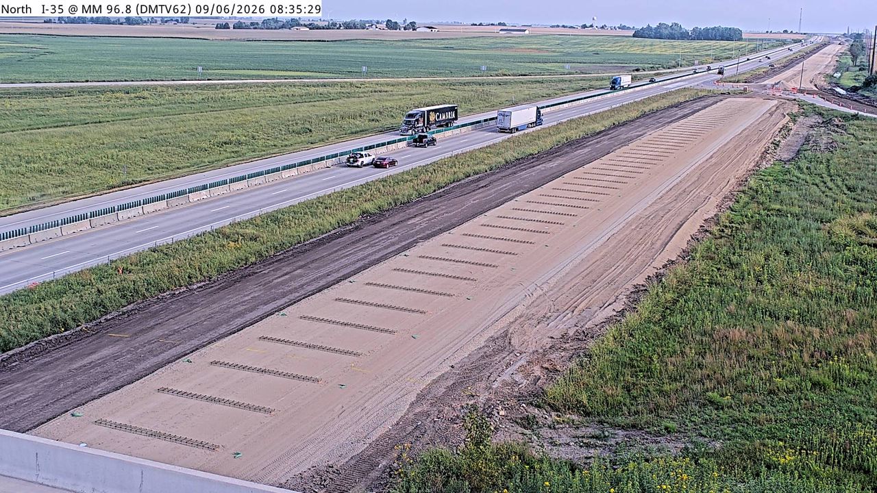I-35 @ MM 96.8 (NE 126th Ave Elkhart) live camera view