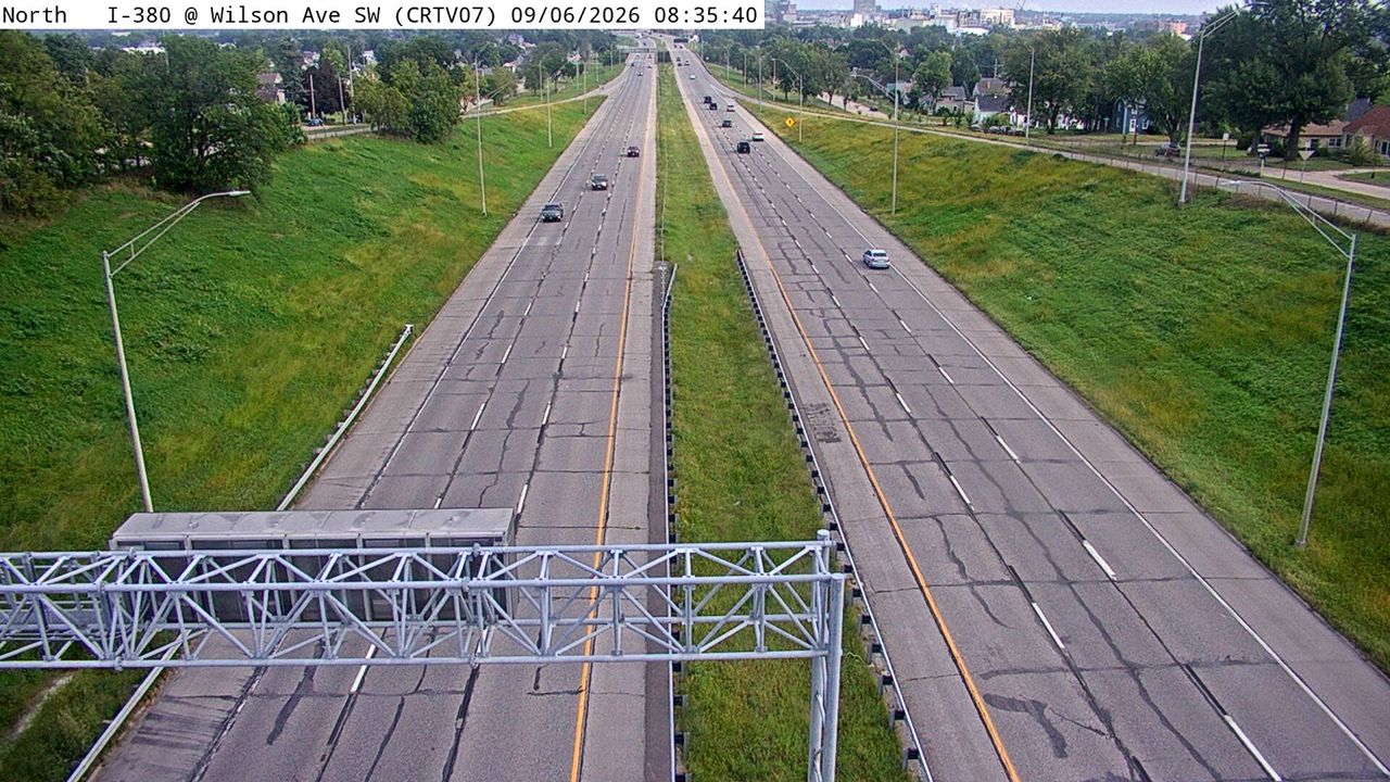 I-380 @ MM 18.3 (Wilson Ave SW) live camera view