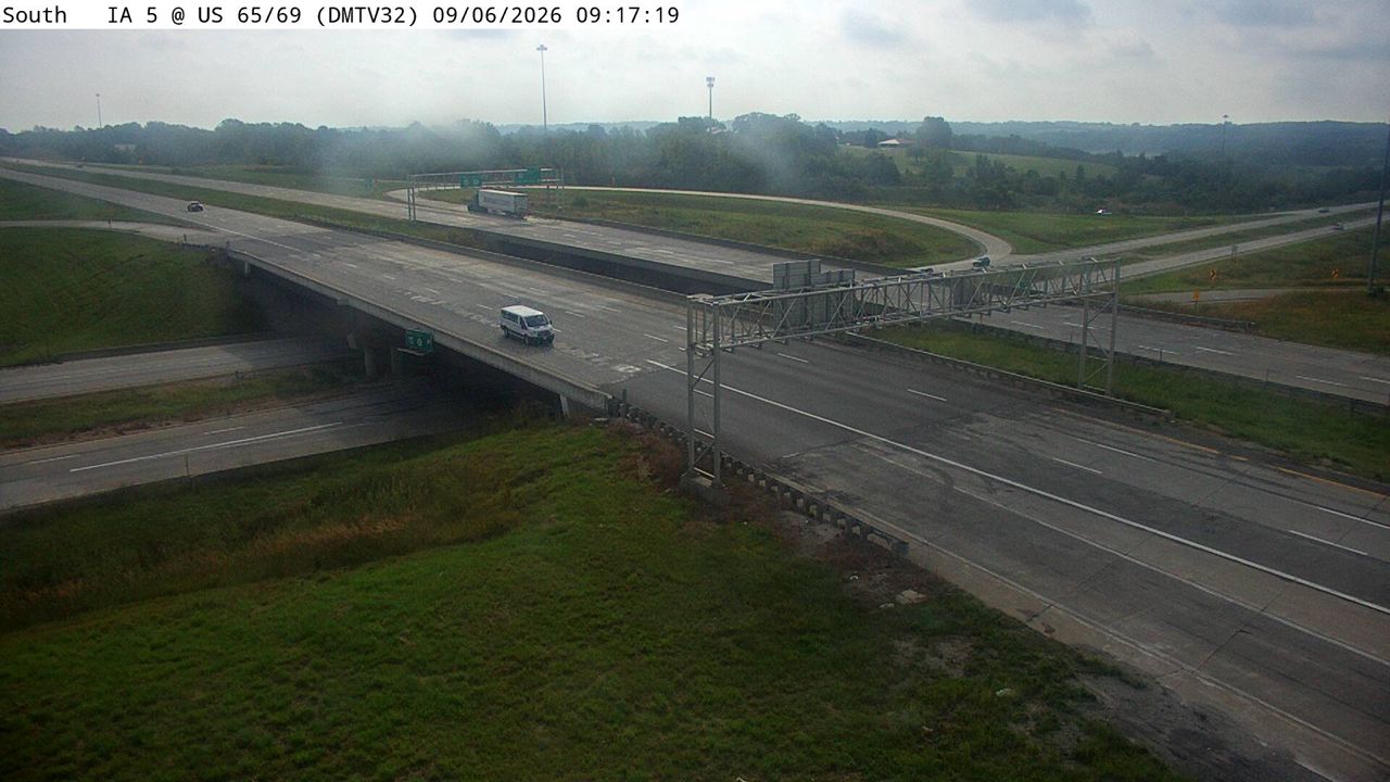 IA 5 @ MM 92.6 (US 65/69) live camera view
