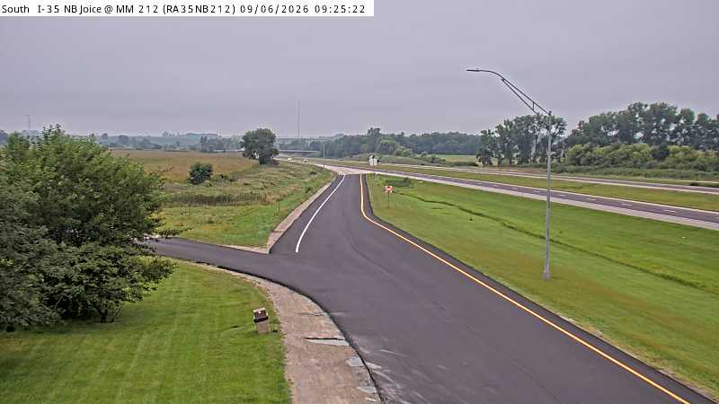 Parking Only: I-35 NB MM 212 near Joice live camera view