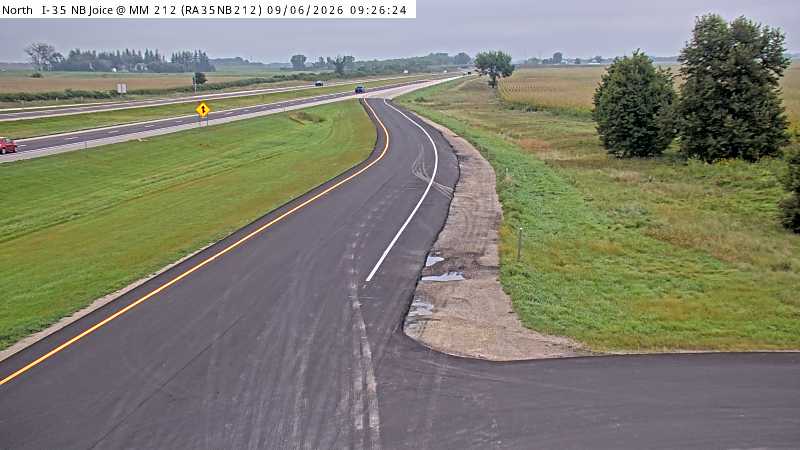 Parking Only: I-35 NB MM 212 near Joice live camera view