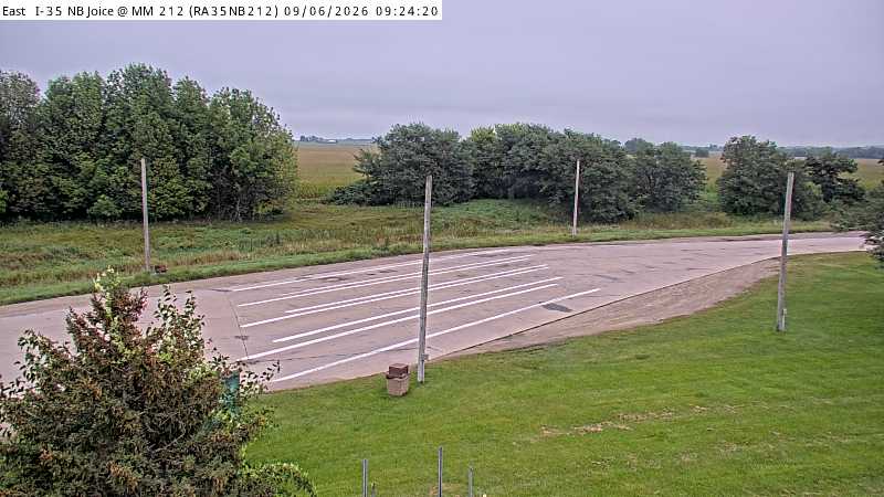 Parking Only: I-35 NB MM 212 near Joice live camera view