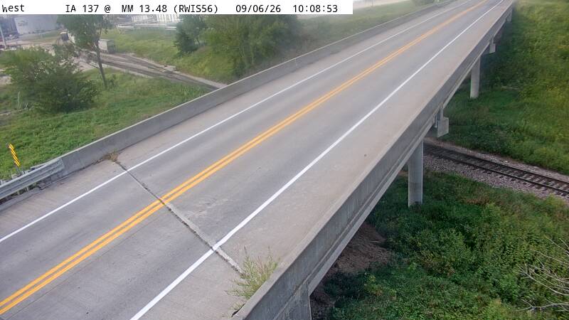IA 137 MM 13 @ Eddyville live camera view