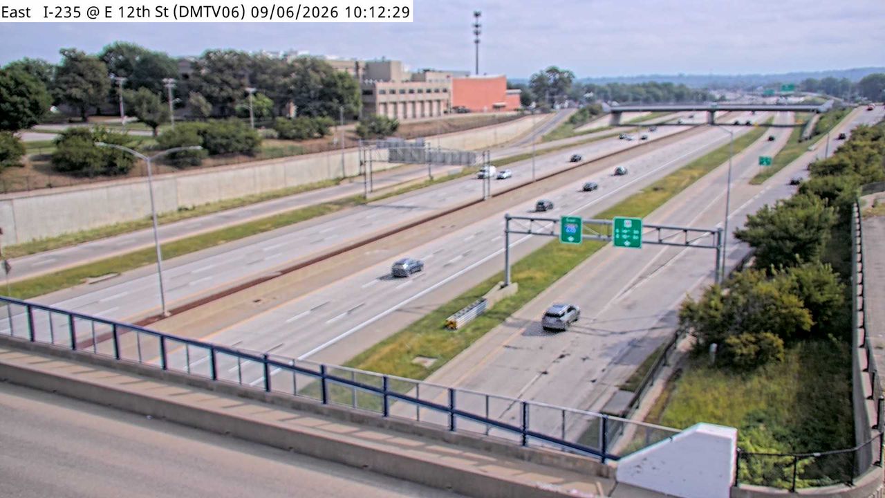 I-235 @ MM 9.6 (E 12th St) live camera view