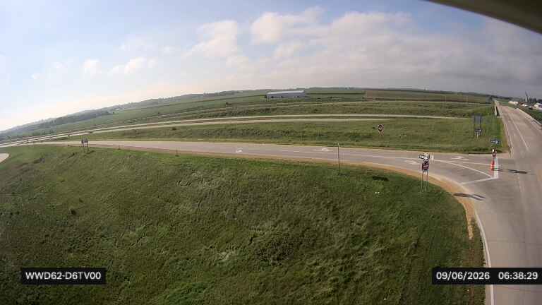 US 20 @ X49 near Dyersville (62) live camera view