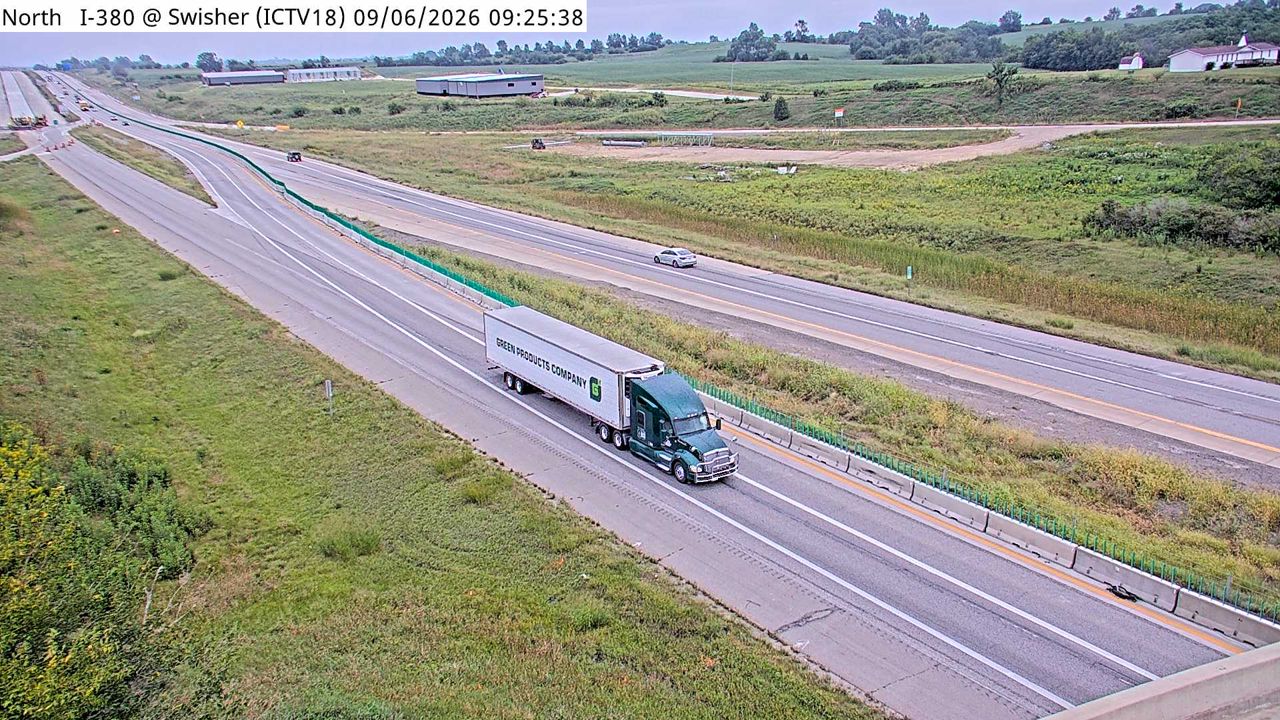I-380 @ MM 10.9 (Swisher) live camera view