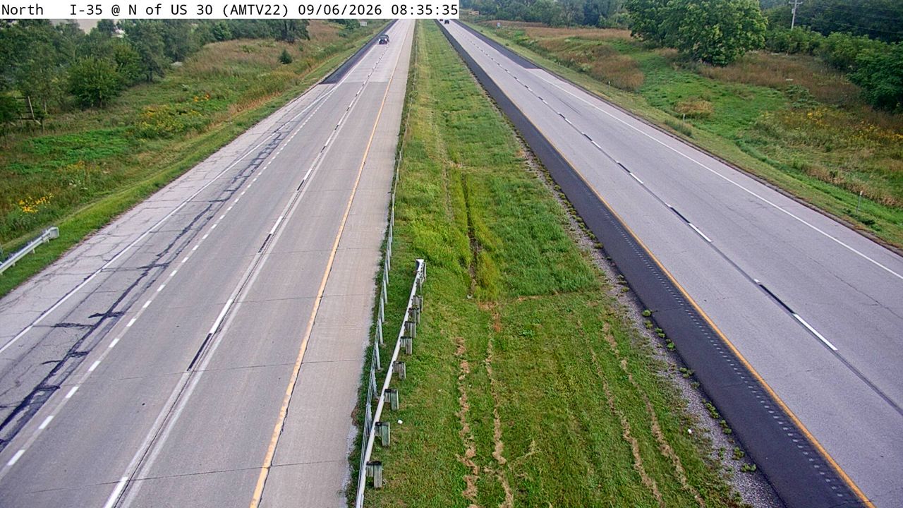 I-35 @ MM 112 (N of US 30) live camera view