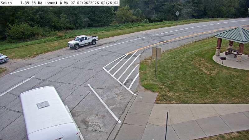 Rest Area: I-35 N/S MM 7 - Lamoni - Car Prkg live camera view