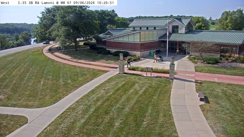 Rest Area: I-35 N/S MM 7 - Lamoni - Car Prkg live camera view