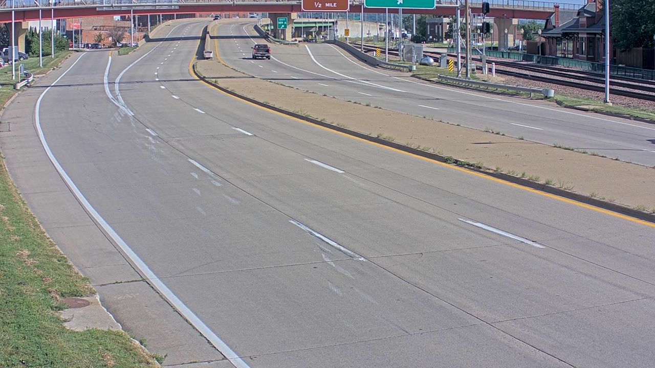 US 61 @ MM 190.4 (1st St - North) live camera view