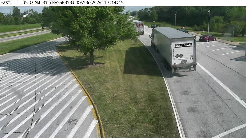 Rest Area: I-35 NB MM 33 near Osceola live camera view