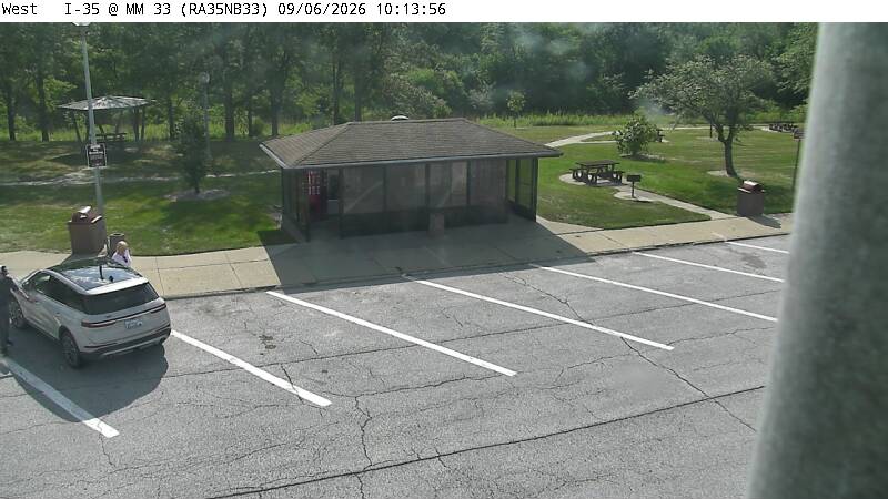 Rest Area: I-35 NB MM 33 near Osceola live camera view