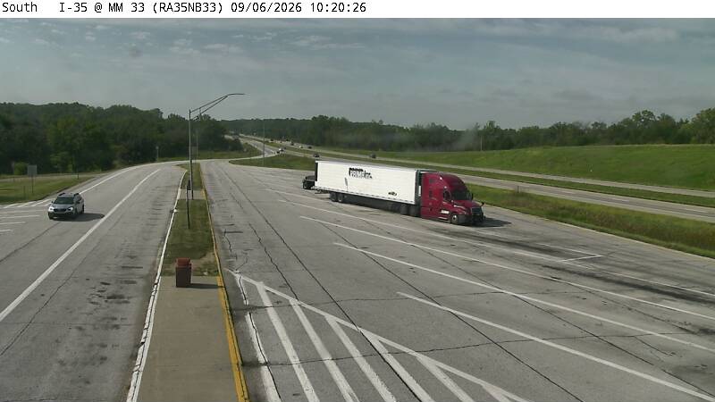 Rest Area: I-35 NB MM 33 near Osceola live camera view