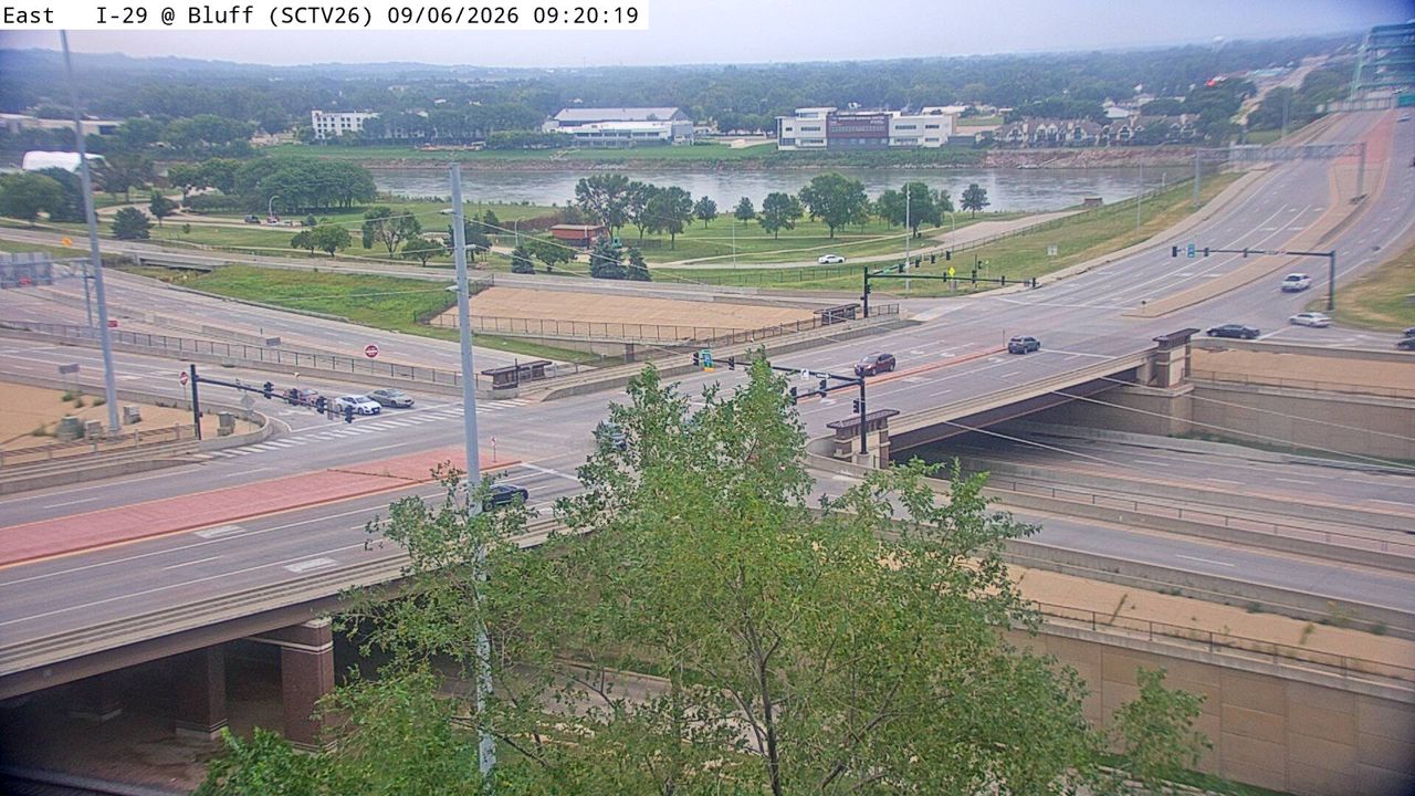 I-29 @ MM 148.6 (Bluff) live camera view