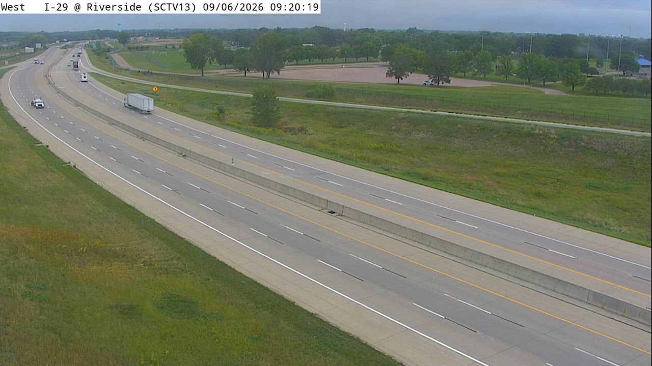 I-29 @ MM 151.4 (Riverside Blvd) live camera view