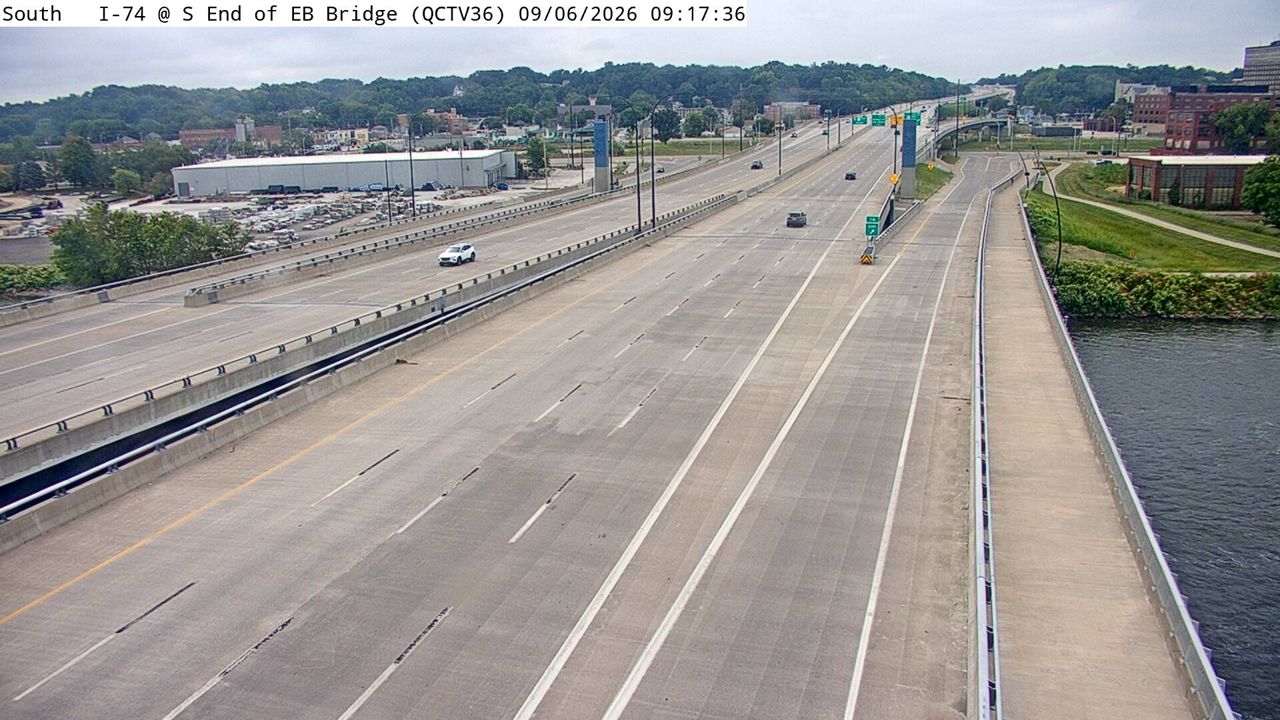 I-74 @ MM 5.4 (S End of EB Bridge) live camera view